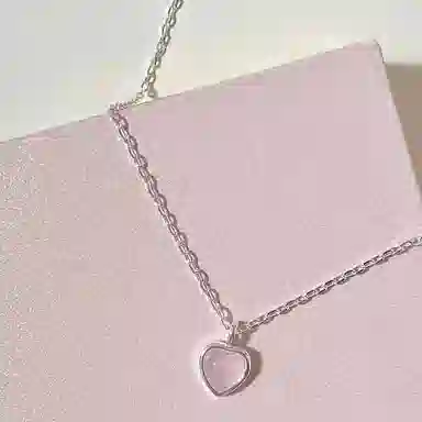 指尖瑰宝 粉色爱心吊坠 夏季新款甜美 设计感粉猫眼 冰糖爱心 项链 女款 礼盒