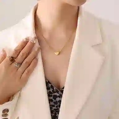HOLLY RYAN 18k ins