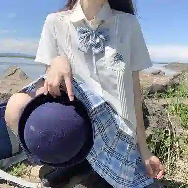 东鲸岁时记 刺绣领带翻领单排扣短袖衬衫 女款