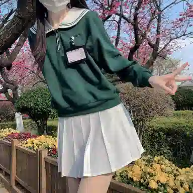 东鲸岁时记 小兔子装饰撞色休闲卫衣 女款 小兔子卫衣