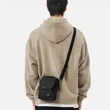 阿尔派妮 休闲时尚日系百搭通勤便携出行 织物 手机包单肩包斜挎包 常规 男女同款情侣款 多色