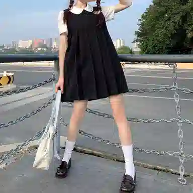 东鲸岁时记 圆领褶皱刺绣无袖连衣裙 女款