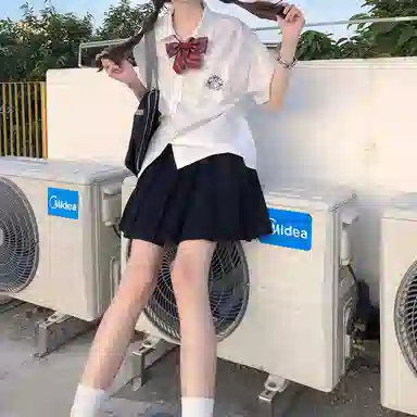 东鲸岁时记 卡通动物图案翻领纯色内搭短袖衬衫 女款 白色