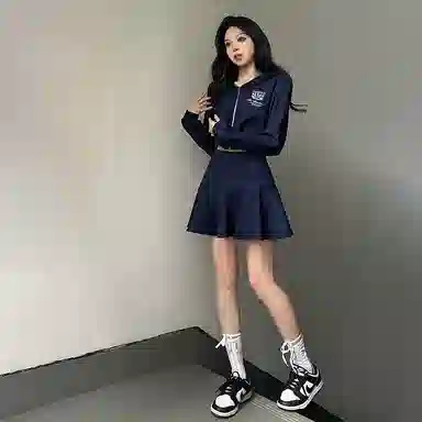 东鲸岁时记 字母印花休闲制服套装 女款