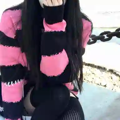 东鲸岁时记 条纹套头宽松撞色针织衫 女款 黑粉色