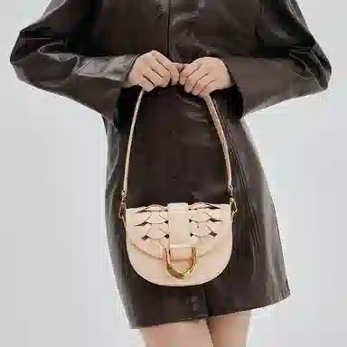 CHARLESKEITH Gabineck