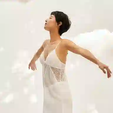 桑罗 真丝睡裙吊带轻性感蕾丝拼接无感轻盈睡衣美背浪漫吊带裙 家居吊带 女款  象牙白