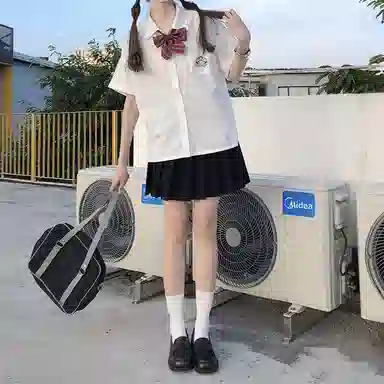 东鲸岁时记 卡通动物图案翻领纯色内搭短袖衬衫 女款 白色