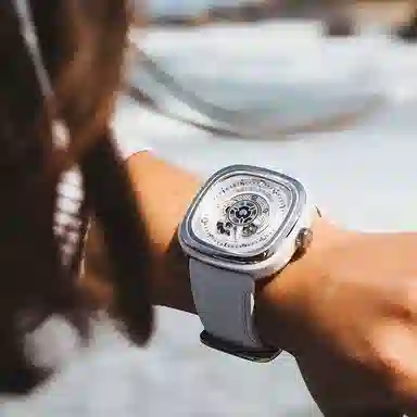 SEVENFRIDAY P 47.6mm*47mm P1C01