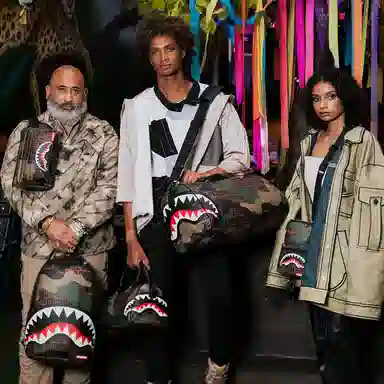 SPRAYGROUND Retro Camo Shark Mouth Bag