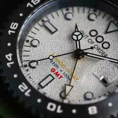 OUT OF ORDERGMT 44mm OOO.001-19.ME