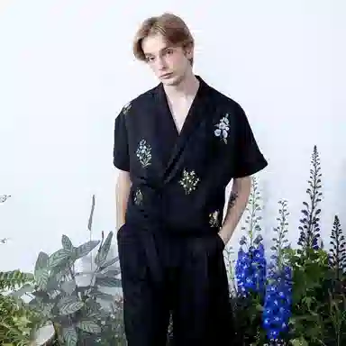 VALLEYOUTH Half Dream Half Awake Series Vintage Botanical Embroidery Shirt Black