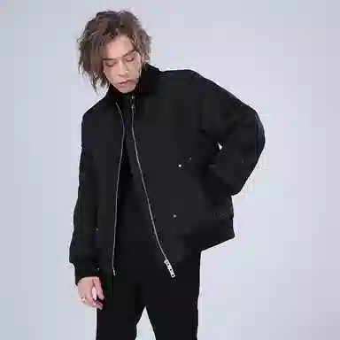 11ESTRANGER ASTRANGER
