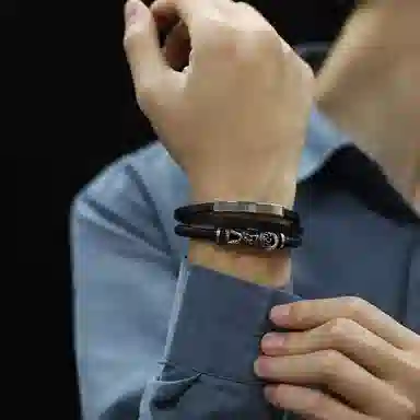 肯默钛钢骷髅皇冠手链   朋克风手环 多层编织皮   简约磁吸开口 男款