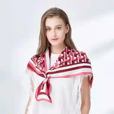 桑蚕丝丝巾送礼袋春夏新品印花桑蚕丝方巾品牌送礼出游女  女款