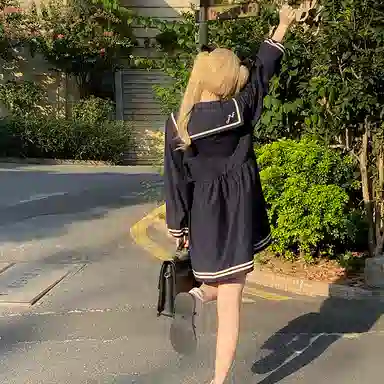 东鲸岁时记 条纹海军领长袖连衣裙 女款 藏青色