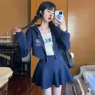 东鲸岁时记 字母印花休闲制服套装 女款