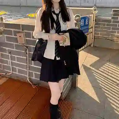 东鲸岁时记 刺绣单排扣翻领长袖 樱时衬衫 女款