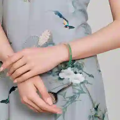 梦金园 细圆条青绿色清新淡雅叮当镯 冰透半山半水新中式国潮风  玛瑙 手镯 女款