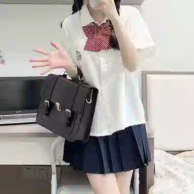 东鲸岁时记 卡通动物图案翻领纯色内搭短袖衬衫 女款 白色