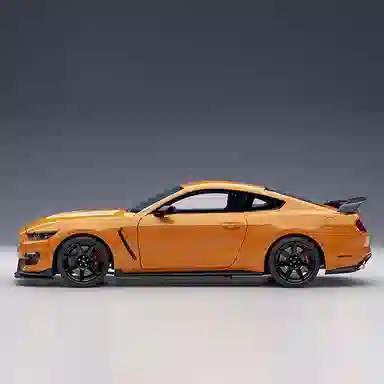 AUTOart 118 FORD SHELBY GT-350R