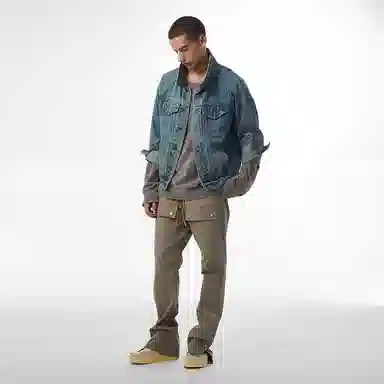 11ESTRANGER ASTRANGER