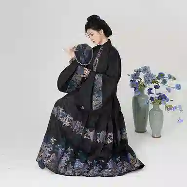 织造司 曲径幽兰 原创立领琵琶袖短袄通勤马面裙秋冬日常明制汉服 女款 黑色