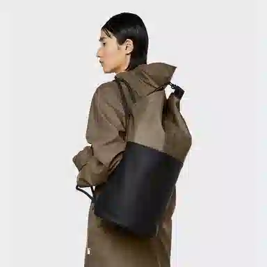 Rains Bucket Sling Bag Black/Ebony Brown