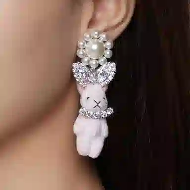 YVMIN Paradise Series Pearl Flower Bunny Ear Earring