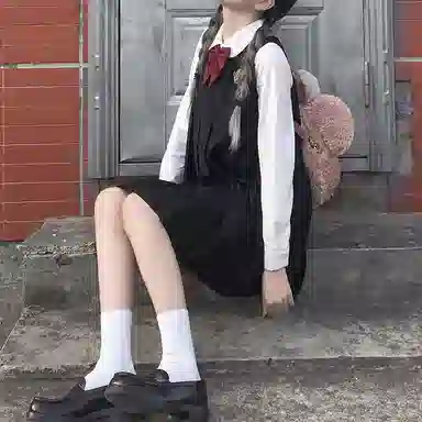 东鲸岁时记 圆领褶皱刺绣无袖连衣裙 女款