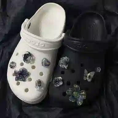 US8ACC crocs