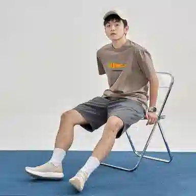 New Balance logoT T