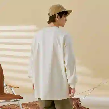 AMBER LIGHT Logo Print Long Sleeve Tee