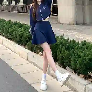 东鲸岁时记 字母印花休闲制服套装 女款