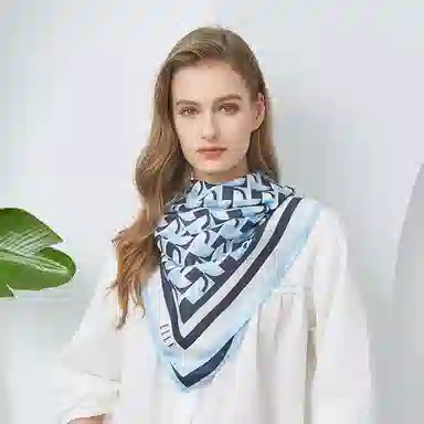 桑蚕丝丝巾送礼袋春夏新品印花桑蚕丝方巾品牌送礼出游女  女款