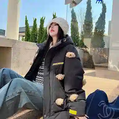 13 DEMARZO Shaking Light Plush Down Jacket