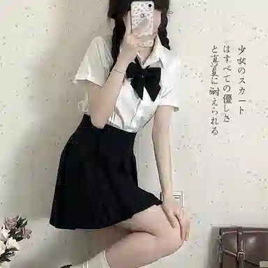 东鲸岁时记 八箱箱褶裙纯色褶皱短款半身裙