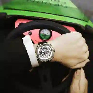 SEVENFRIDAY P 47.6mm PS202