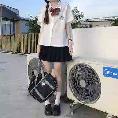 东鲸岁时记 卡通动物图案翻领纯色内搭短袖衬衫 女款 白色