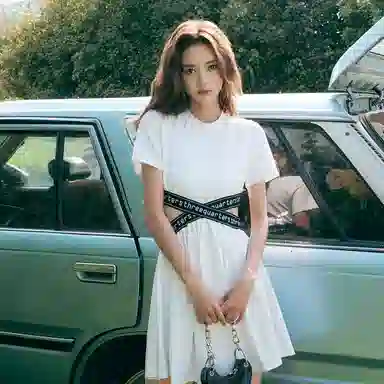 Three Quarters SS22 Logo