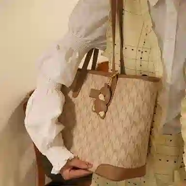 NUCELLE PVC Tote