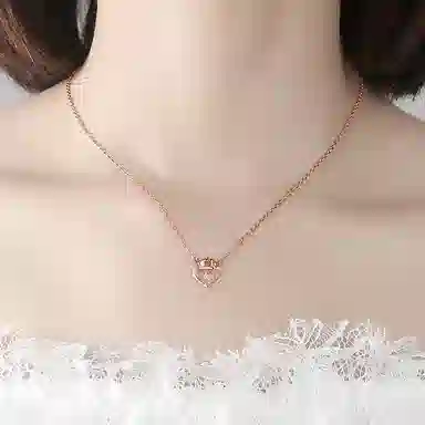 925