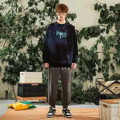 LAMLICKA Gradient Letter Crewneck Sweatshirt