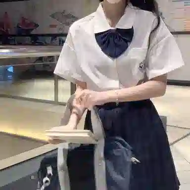 东鲸岁时记 卡通动物图案翻领纯色内搭短袖衬衫 女款 白色