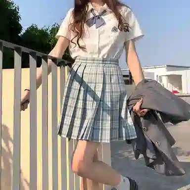 东鲸岁时记 刺绣领带翻领单排扣短袖衬衫 女款