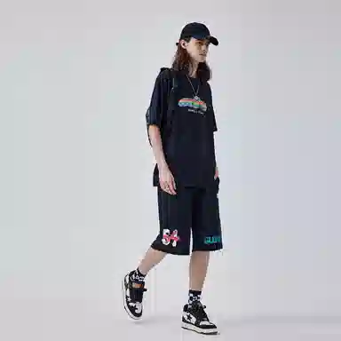 Guuka Logo Print T-Shirt Black