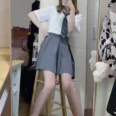 东鲸岁时记 八箱箱褶裙纯色褶皱短款半身裙