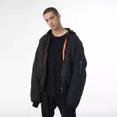 11ESTRANGER ASTRANGER