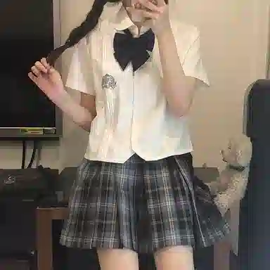 东鲸岁时记 纯色徽章刺绣直筒短袖衬衫 女款 幻海之城