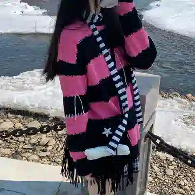 东鲸岁时记 条纹套头宽松撞色针织衫 女款 黑粉色